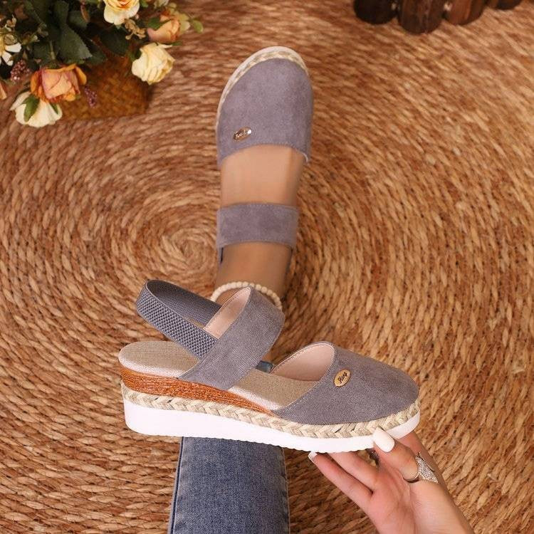 Sanna™ – Komfortsandal med kilehæl