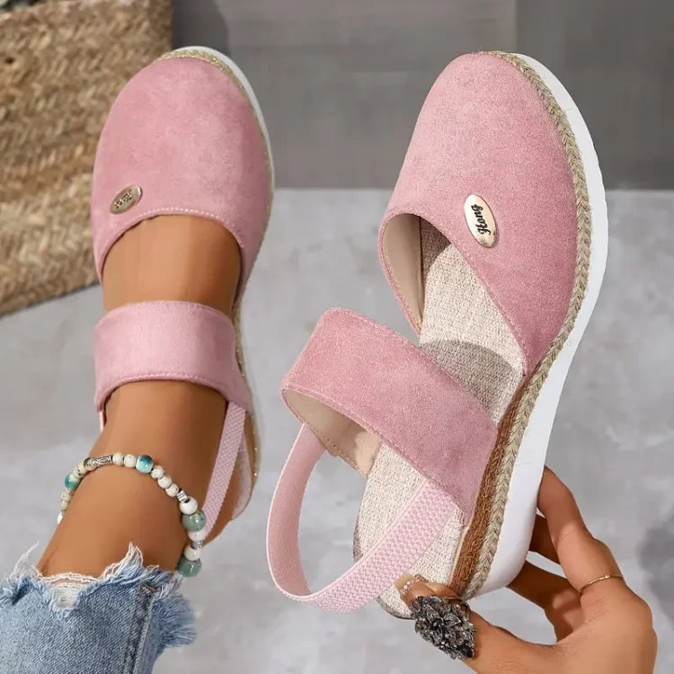 Sanna™ – Komfortsandal med kilehæl