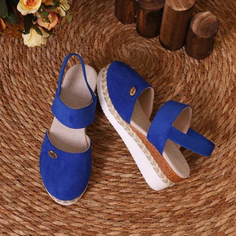 Sanna™ – Komfortsandal med kilehæl