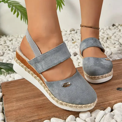 Sanna™ – Komfortsandal med kilehæl