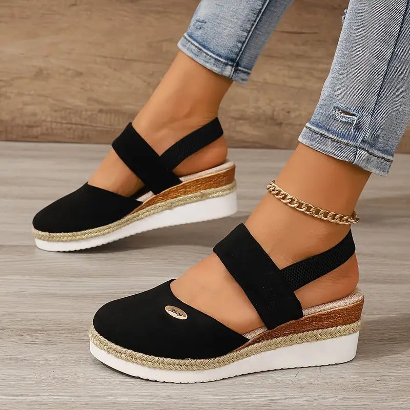 Sanna™ – Komfortsandal med kilehæl
