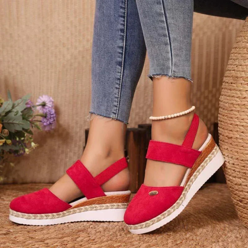 Sanna™ – Komfortsandal med kilehæl