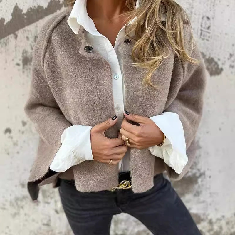 Ilse™ - Kort jakke med elegant udsvingede ærmer